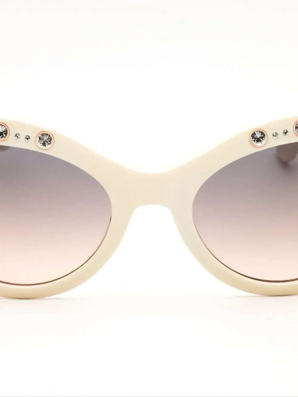 NWT GU00163 Cat eye with rhinestones. Includes case. Size 54